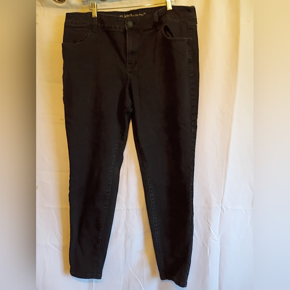 Maurices Women's Black Skinny Jeans Size 18W Reg Length.